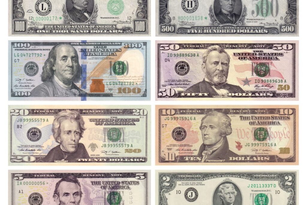 Billetes de dólar estadounidense de varias denominaciones.